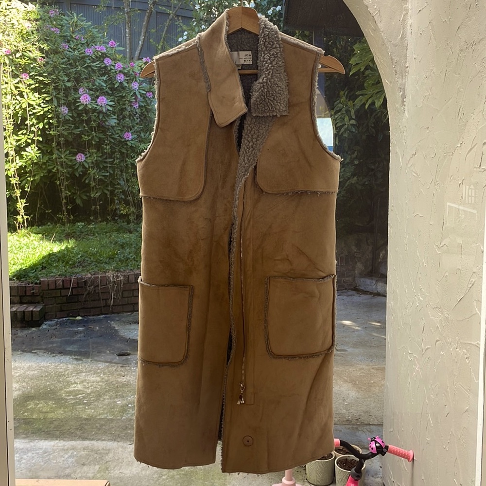 Shearling vest with tanned suede leather